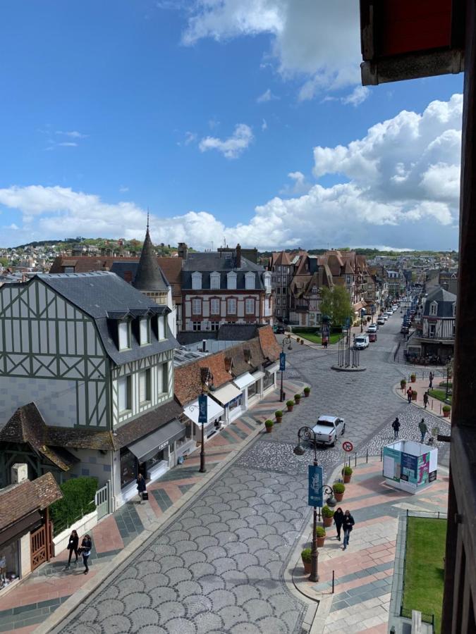 Appartement au cœur de Deauville avec vue imprenable et parking privé Exterior foto